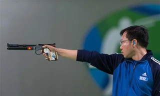 Xạ thủ Hoàng Xuân Vinh bắn súng mở màn năm 2017