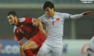 Mohtadi (số 10) bỏ lỡ cả tá cơ hội trước Việt Nam và bị sánh như Benzema, tiền đạo mới ghi bốn bàn trong 18 trận cho Real mùa này. Ảnh: AFC. 