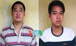 Hai đối tượng Toàn và Phú tại cơ quan công an (hình ảnh do công an cung cấp).