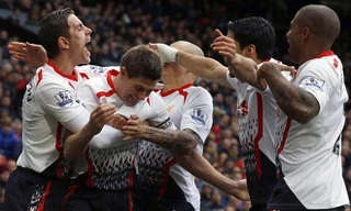 Gerrard đã đánh sập Old Trafford.