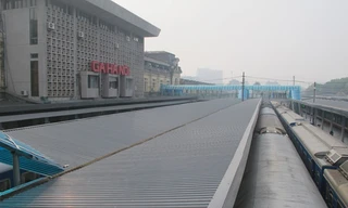 Hết cảnh hành khách đội mưa, nắng ở Ga Hà Nội