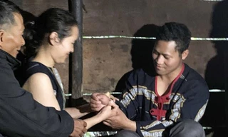 Độc đáo tục 'bắt' chồng lúc nửa đêm của sơn nữ K'Ho