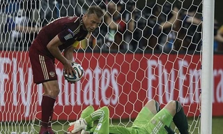 Vì sao tuyển Nga như con thuyền không bến?