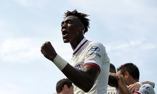 Tài năng trẻ Tammy Abraham lập cú đúp bàn thắng cho Chelsea