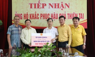 Tập đoàn Cienco4 ủng hộ người dân vùng lũ Kỳ Sơn 200 triệu đồng
