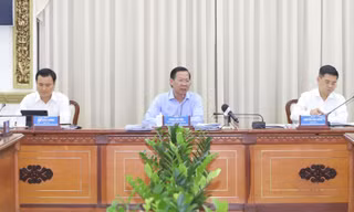 Giao quyền xử phạt vi phạm hành chính cho 5 phó chủ tịch UBND TPHCM