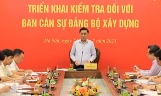 Ông Trần Cẩm Tú làm Trưởng đoàn kiểm tra 885 của Bộ Chính trị về công tác cán bộ