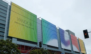 Hình ảnh trang trí bên ngoài trung tâm Moscone