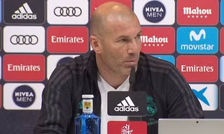 HLV Zidane nổi giận khi Real bị ví như kẻ cướp