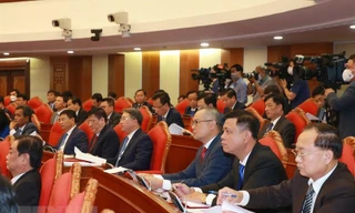 Trung ương thảo luận Đề án kinh tế tập thể