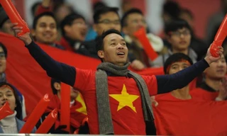 CĐV Việt Nam trên sân Thường Thục. Ảnh: Zing