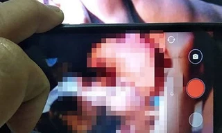 Gửi clip nóng cho 'phi công', người phụ nữ liên tục bị tống tiền