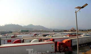 Phó Thủ tướng Lê Văn Thành: Trong thời gian này, các đồng chí được quyền thông báo gửi các địa phương, doanh nghiệp không đưa hàng hóa đến. Ảnh: VGP/Đức Tuân