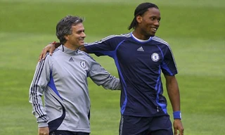 Drogba sẵn sàng về làm trợ lý cho Mourinho kể từ mùa tới .