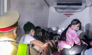 Lời khai của tài xế chở 15 người trong thùng xe đông lạnh để 'thông chốt' về quê 
