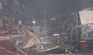 Cháy lớn chợ Thanh Đa ở TP.HCM, nhiều ki-ốt bị thiêu rụi 