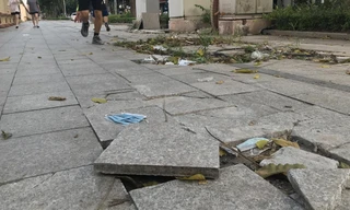 Lát đá vỉa hè ở Hà Nội: Vì sao cứ đào lên lát lại? 