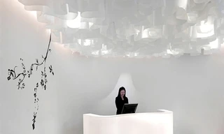 Khách sạn chỉ... trắng và đen