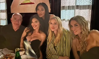 Bạn gái tỷ phú Jeff Bezos nóng bỏng trong tiệc sinh nhật 53 tuổi