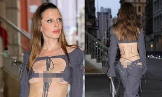 Tình cũ Kanye West mặc đồ siêu bạo xuống phố