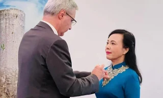 Bản tin 8H: Nguyên Bộ trưởng Bộ Y tế Nguyễn Thị Kim Tiến nhận Huân chương Bắc Đẩu Bội tinh