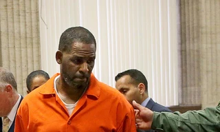 Ca sĩ ‘I Believe I Can Fly’ lĩnh án 30 năm tù vì lừa đảo, buôn bán tình dục