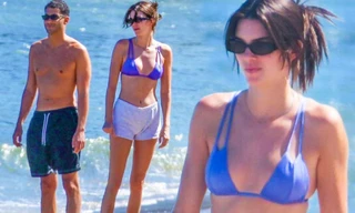 ‘Siêu mẫu đắt giá nhất thế giới’ khoe eo thon, chân dài với bikini sexy trên bãi biển