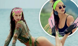 Tình cũ siêu mẫu của Ronaldo khoe đường cong ‘bỏng rẫy’ với đồ bơi