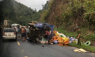Xe tải mất lái tông liên hoàn ở dốc Cun, ba người thương vong