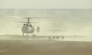 Cận cảnh hải quân đánh bộ Nga đổ bộ bờ biển Latakia, Syria