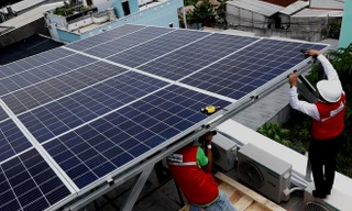 Lắp điện năng lượng mặt trời vừa dùng vừa bán ở Sài Gòn