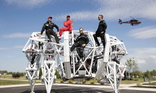 Prosthesis - Khung robot chạy đua