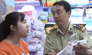Hình ảnh kiểm tra hàng loạt cửa hàng Con Cưng tại TP HCM