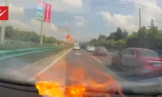 Điện thoại bất ngờ nổ và cháy dữ dội trong xe ô tô