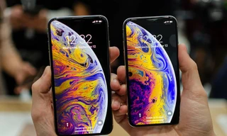'Đập hộp' iPhone XS Max và Apple Watch 2018 đầu tiên về Việt Nam