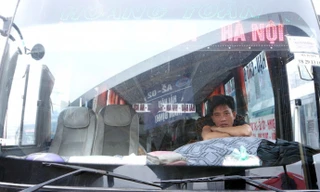 Hà Nội: Bến xe vắng vẻ lạ thường ngày giáp Tết