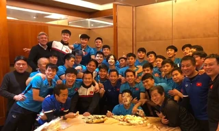 Tình đồng đội ấm áp của U23 Việt Nam