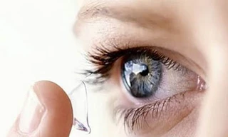 Đừng để bị mù vì lỗi nhỏ nhặt này khi dùng kính áp tròng