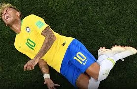 Neymar tái phát chấn thương, nguy cơ chia tay World Cup