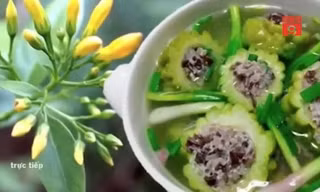 Toàn cảnh vợ bỏ lá ngón vào canh khổ qua đầu độc chồng