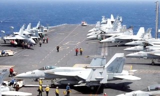 5000 thủy thủ Mỹ sống thế nào trên tàu sân bay USS Carl Vinson?