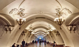 Một ngày khám phá ga tàu điện ngầm như cung điện ở Moskva
