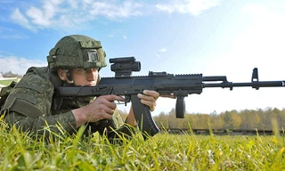 Video kiểm tra tính năng chiến đấu của súng trường tấn công AK-12