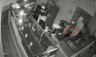 Bị trộm tiền tỷ, chủ tiệm treo thưởng 50 triệu đồng cho người báo tin