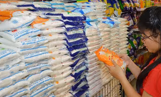 Nhiều doanh nghiệp phá sản vì đường 'lậu' giá rẻ tràn vào