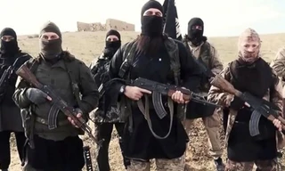 Khủng bố bắt bé gái làm 'bom sống' khiến 31 người chết