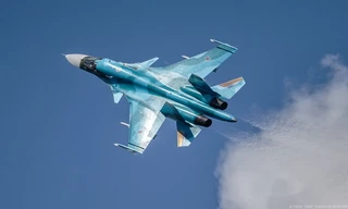 Xem 'xe tăng bay' Su-34 của Nga phóng tên lửa siêu thanh Kh-31