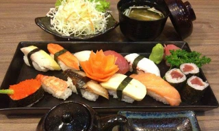 Quy tắc cần nhớ để không thành người thô lỗ trên bàn tiệc