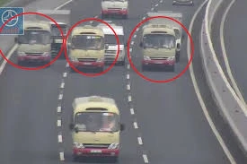 3 xe khách ngông nghênh dàn hàng ngang trên cao tốc Hà Nội - Hải Phòng