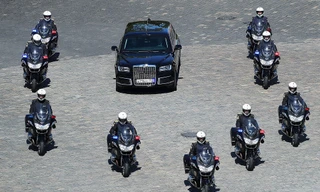 Siêu xe chống đạn như xe tăng của TT Putin ở Phần Lan